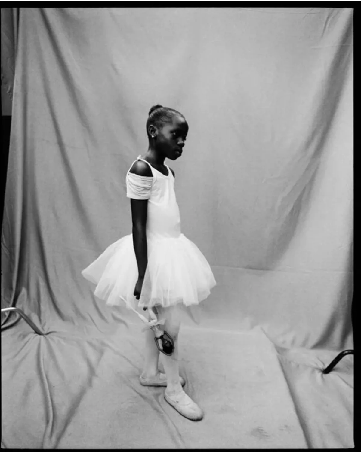 Ijó — ballerina in tutu, studio portrait